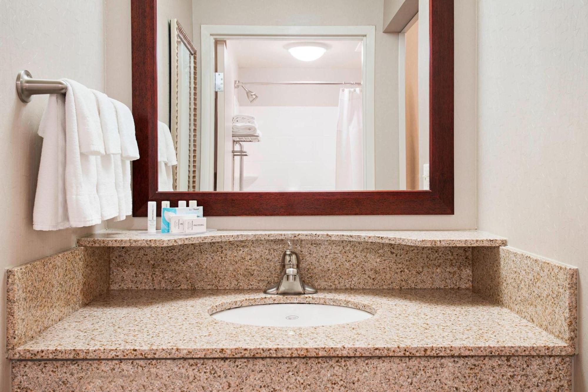 Springhill Suites By Marriott Wheeling Triadelphia Area Exteriör bild